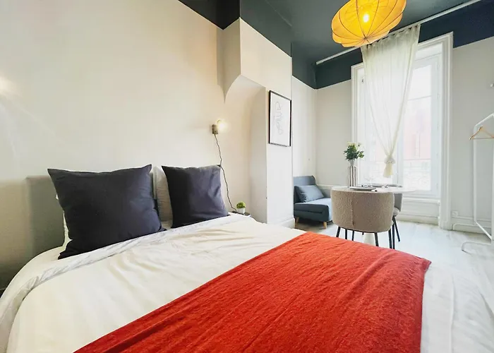 Opium - Check In H24 - Proche Gare Perrache Lione