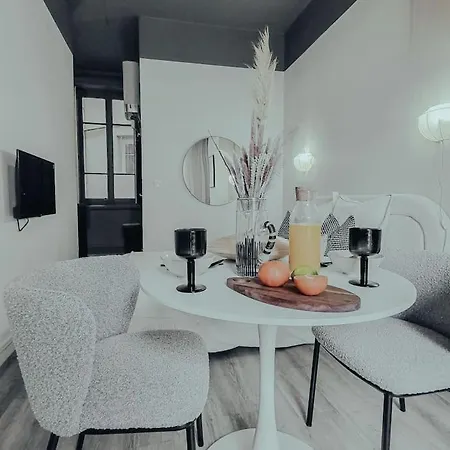 Apartment Opium