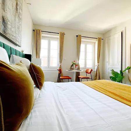 Opium Apartment *