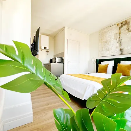 Opium Apartment *